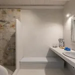 Mesmerizing 5bed With Pool In Kanalia