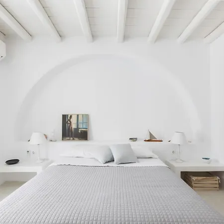 Conza Mykonos Agios Ioannis Diakoftis